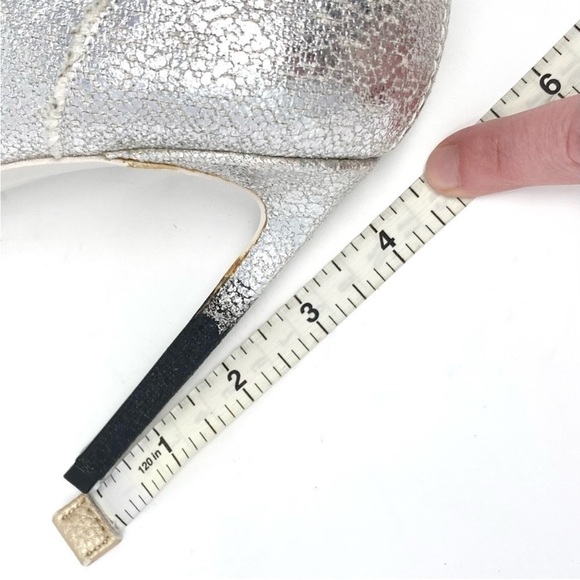 TOM FORD SILVER AND BLACK POINT TOE HEELS SHOES SZ 40 or 10 - Picture 12 of 12